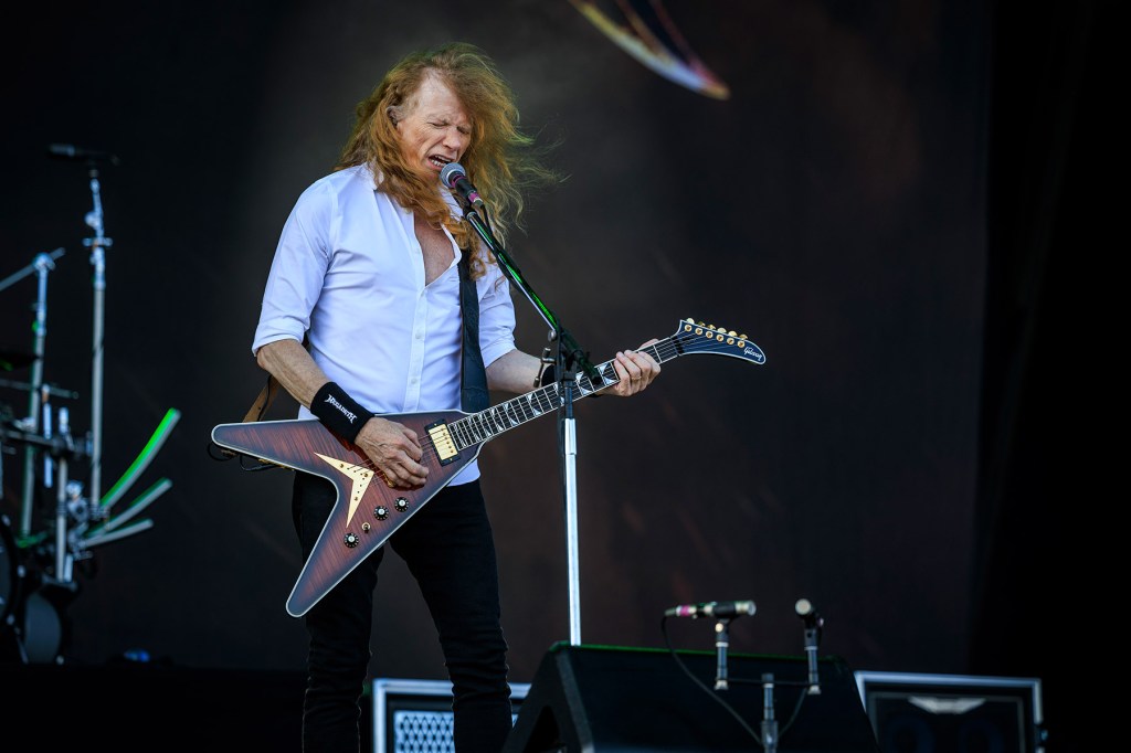 Megadeth annonce l'album final et la tournée avec un message aux fans: `` Ne sois pas fou, ne sois pas triste ''