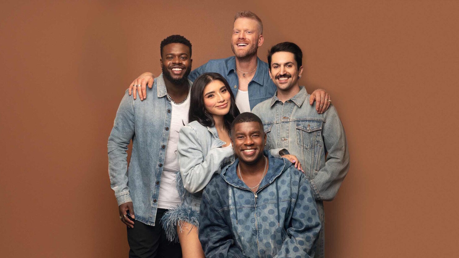 Pentatonix décrit 2025 Holiday Arena Tour