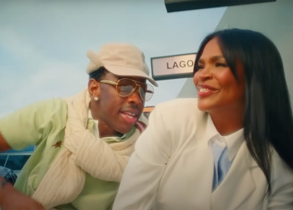 Regardez Tyler, le Créateur devient flirté avec Nia Long, Ayo Edebiri et plus dans Colorful 'Darling, I' Video