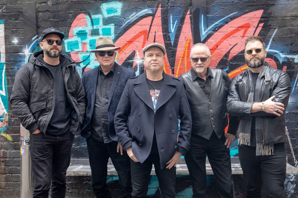 Rockers australiens Les anges honorés de Laneway & Mural dans la ville natale