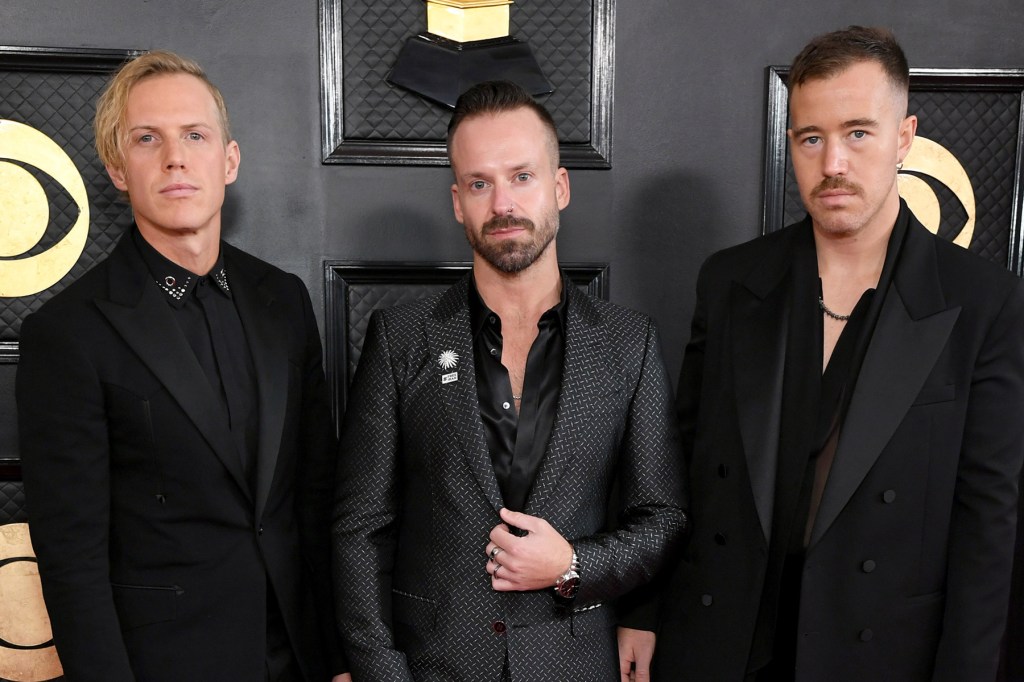 Rüfüs du Sol s'exprime après que les fans ont agressé au Rose Bowl Show: `` complètement inacceptable ''