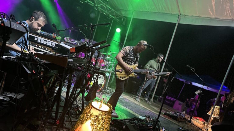 Spafford fait ses débuts sur le nouveau instrument «Sogy Froggy» avec un flair de jazz-fusion à Harrisburg