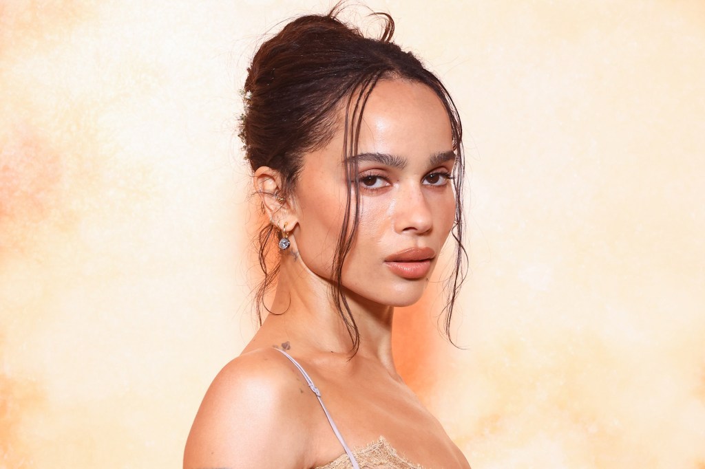 Zoe Kravitz passe en revue le nouvel album de Besttie Taylor Swift «The Life of a Showgirl»: «No Skips»