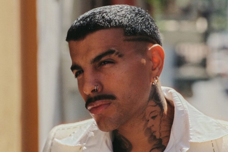 Rauw Alejandro continue d'apporter ses «racines au monde» sur «Cosa Nuestra: Capítulo 0»: Stream It Now