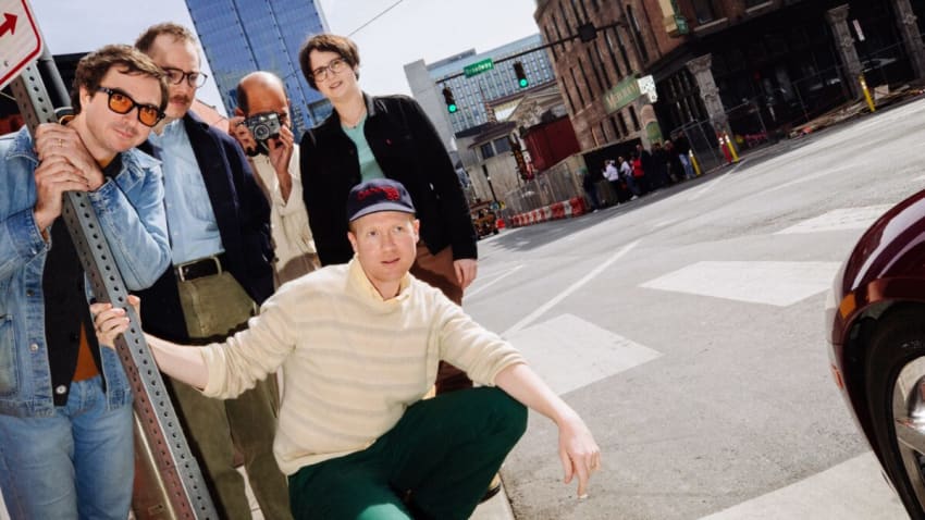 Tour d'anniversaire des cartes immobilières avec dates d'automne 2025