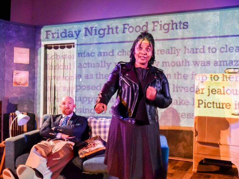 Jeune femme cherche de l'argent rapidement, dans «  Craigslited '' de Nu Sass Productions