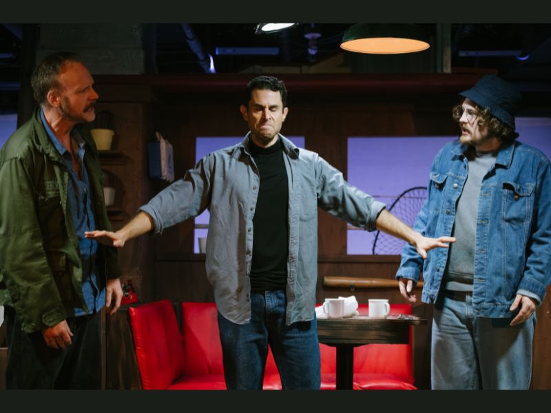 `` Le requin est brisé '' au Maryland Ensemble Theatre manque de morsure