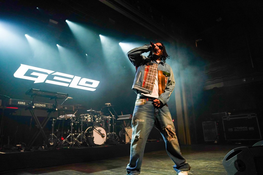 Leon Thomas, Gelo, Ravyn Lenae et More Tear the Roof Of New York's Webster Hall lors du concert R & B / hip-hop de Billboard