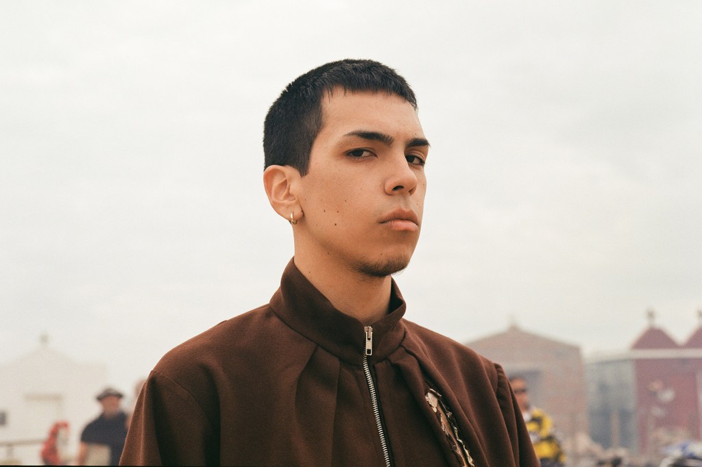 Les fans choisissent «Niño» de Milo J comme leur nouvelle musique latine préférée de la semaine