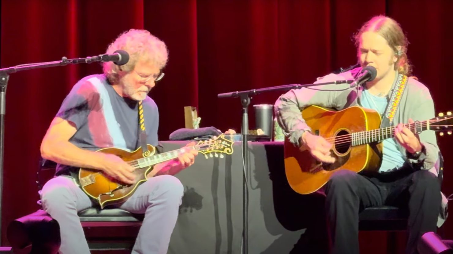 Sam Bush rejoint Billy Strings et Bryan Sutton au Ryman