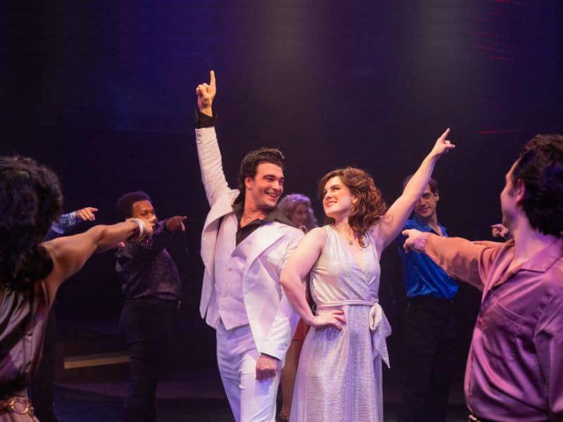 `` Saturday Night Fever '' à Toby's Dinner Theatre Scores Points