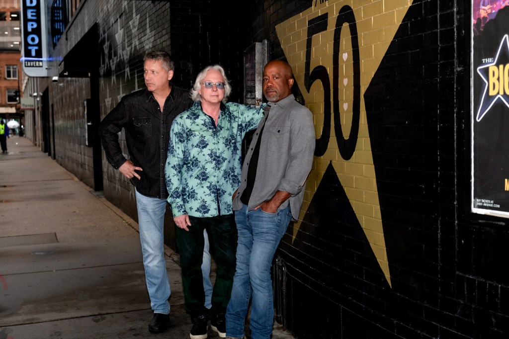Voir quels trois membres de Rem, Hootie & The Blowfish et The Black Crowes ont formé un nouveau groupe