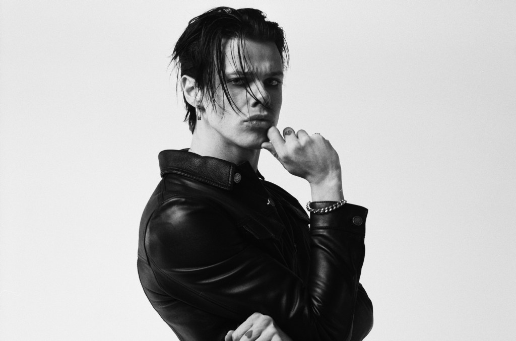 Yungblud fait équipe avec Aerosmith pour surprise `` One Time '' EP