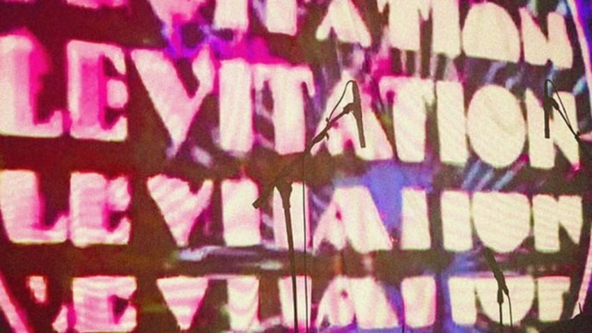 Lévitation Halloween Freakend