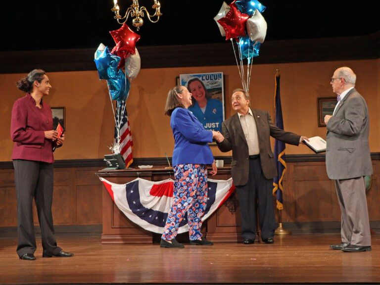 Farce rafraîchissante sur la politique dans «l'outil» à Aldersgate Church Community Theatre