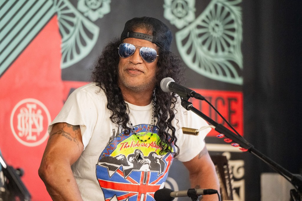 Guns N' Roses s'adresse à l'explosion d'Axl Rose sur scène à Buenos Aires
