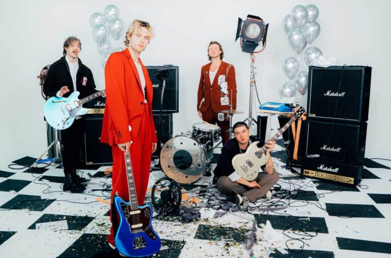 5 Seconds of Summer termine un « 180 Flip » avec le nouvel album « Everyone&rsquo;s A Star ! » : diffusez-le maintenant