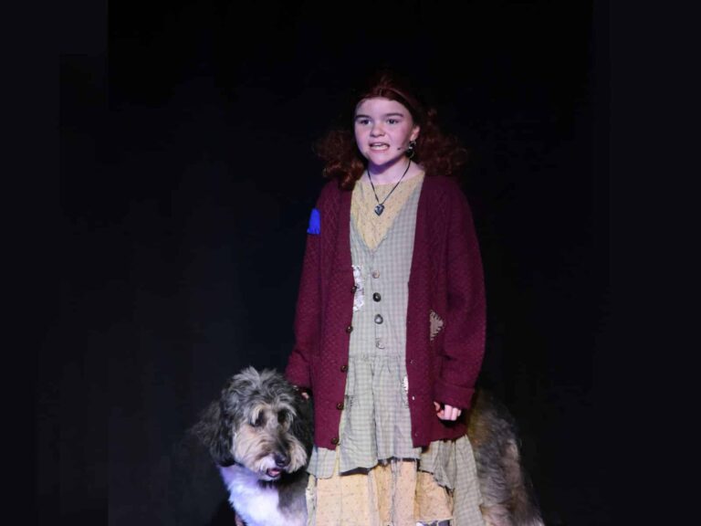 Dans « Annie » de Triune Entertainment, un monde où l&rsquo;espoir et le cœur comptent