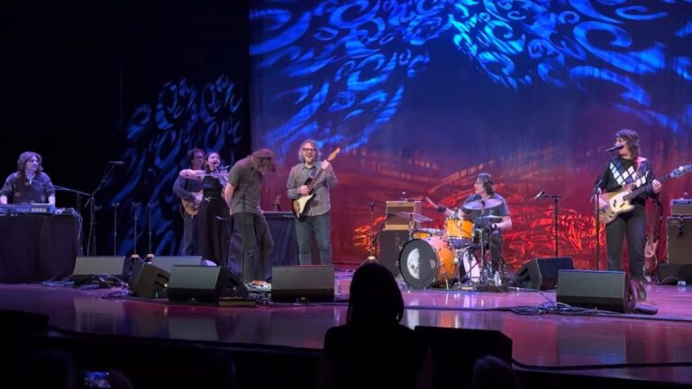 Jeff Tweedy couvre Big Star avec Jody Stephens près de Memphis