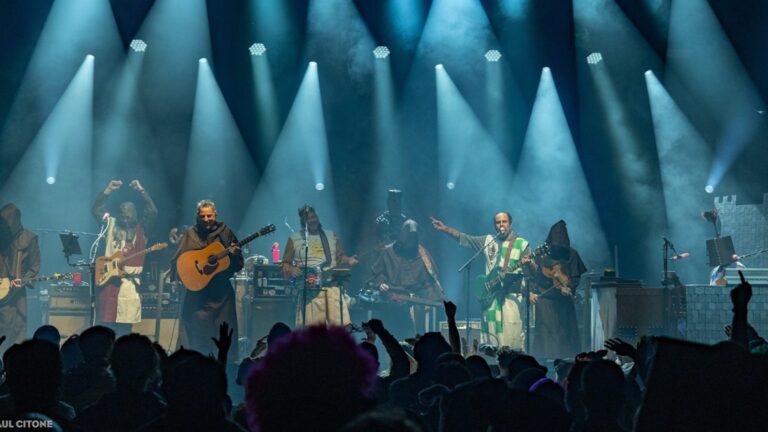 moé. Stages &lsquo;Jamalot&rsquo; à l&rsquo;occasion de la tournée Halloween et Books Born To Fly 2026