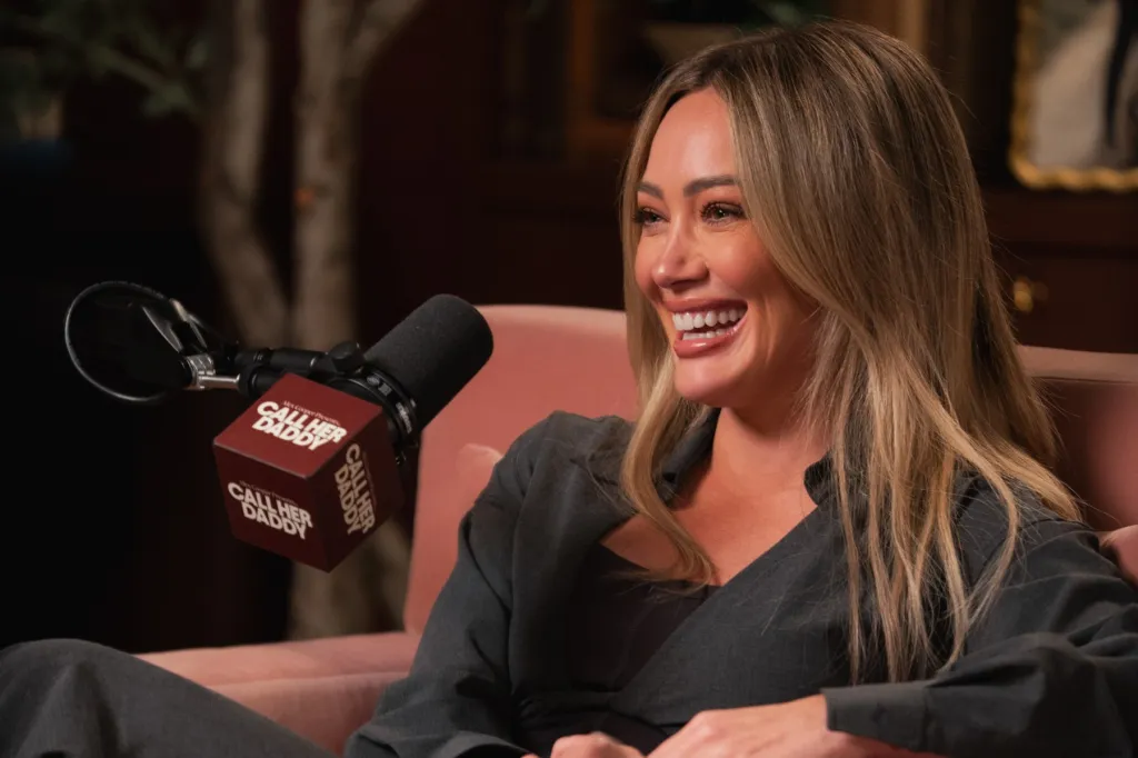 Hilary Duff dit qu'elle s'est « sentie utilisée » par Ashley Tisdale après un essai « toxique » du groupe de mamans : « Le timing n'était pas génial »
