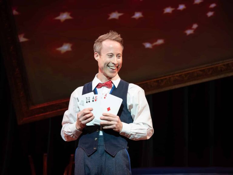 « Nothing Up My Sleeve » est une pure joie au Round House Theatre