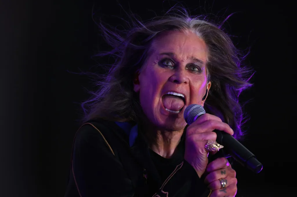 Ozzy Osbourne sera salué aux BRIT Awards 2026 avec une performance hommage de Robbie Williams et plus