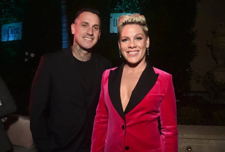 Pink met fin aux « faux » rapports selon lesquels elle et son mari Carey Hart seraient séparés : « Trash News »
