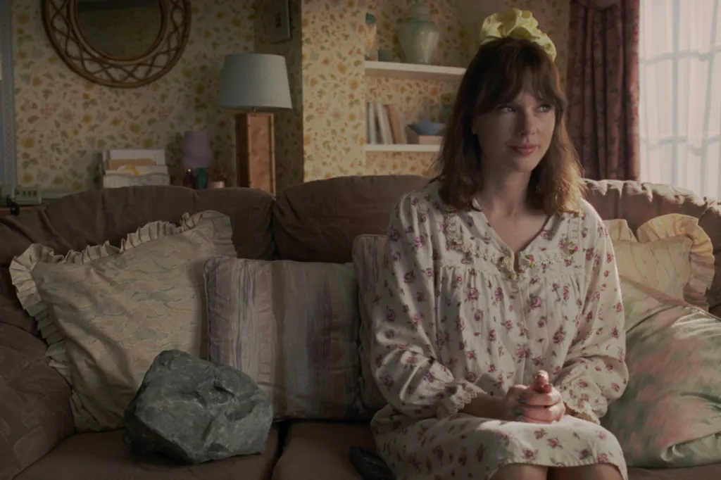 Taylor Swift porte un toast à « Opalite » en tête du Billboard Hot 100 : « Pourrait aller acheter un bretzel géant au centre commercial pour célébrer »