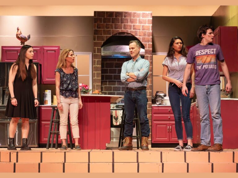 Une famille vacille et se fracture presque dans « Close Ties » au Rockville Little Theatre