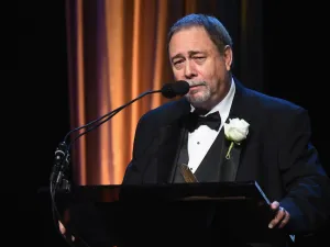 La lauréate Jim McBride assiste aux Nashville Songwriters Hall Of Fame Awards 2017 au Music City Center le 23 octobre 2017 à Nashville, Tennessee.