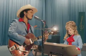 Lady Gaga, Bruno Mars "Mourir avec un sourire"