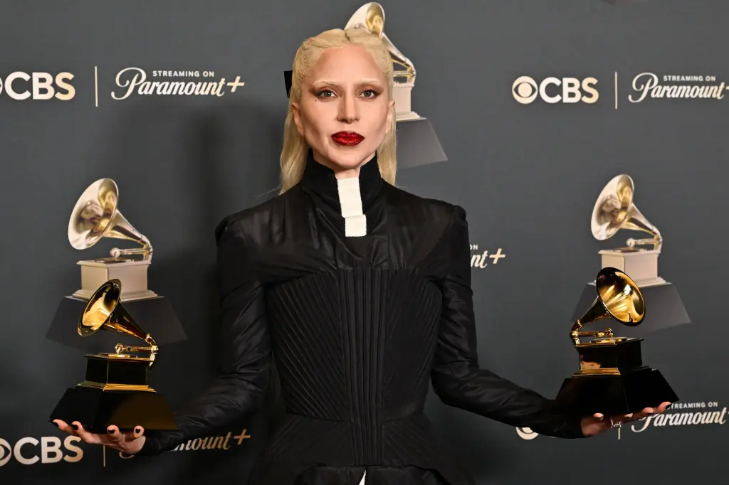 Le top 40 des 100 meilleurs hits du Billboard de Lady Gaga, de « Just Dance » à « Die With a Smile »