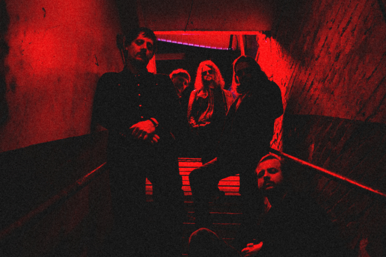 Johnny Blue Skies et Lamb of God sont en tête des classements des albums rock du Billboard