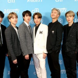 BTS met les voiles dans le clip vidéo « SWIM » : regardez