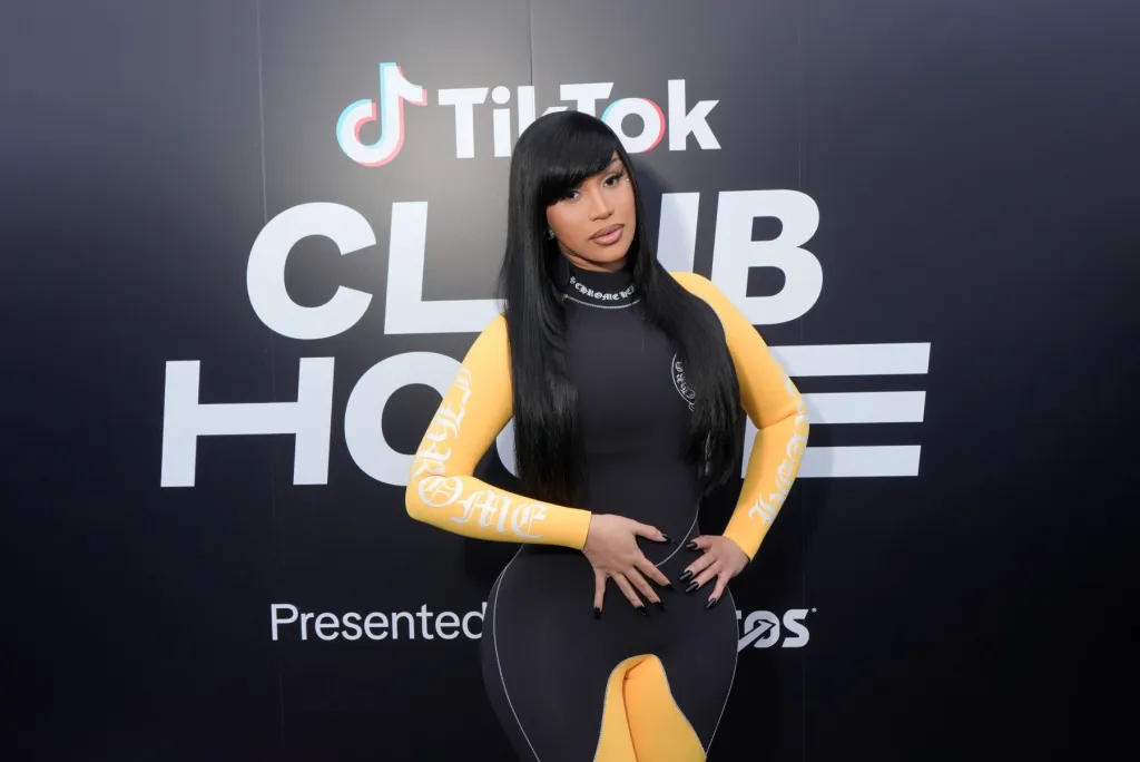 Cardi B lance la ligne de soins capillaires Grow-Good Beauty : « Mes rêves deviennent réalité »