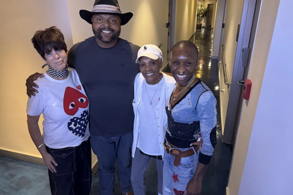 Dionne Warwick fait appel à Cynthia Erivo, Kehlani et d'autres partenaires de premier plan pour son dernier album "DWuets"