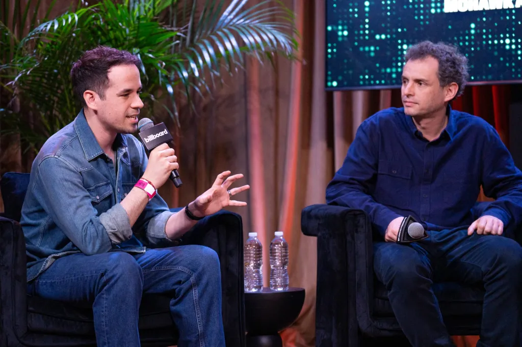 Jonás Cuarón et Edgar Barrera taquinent l'histoire de l'immigration et parlent de la bande originale de "Campeón Gabacho" au SXSW