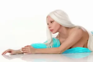 Lady Gaga dans le clip de GUY