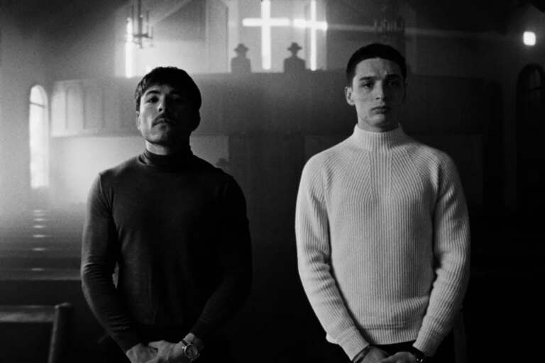 Les nouvelles chansons de luxe « Dinastía » de Peso Pluma et Tito Double P ont atteint les palmarès