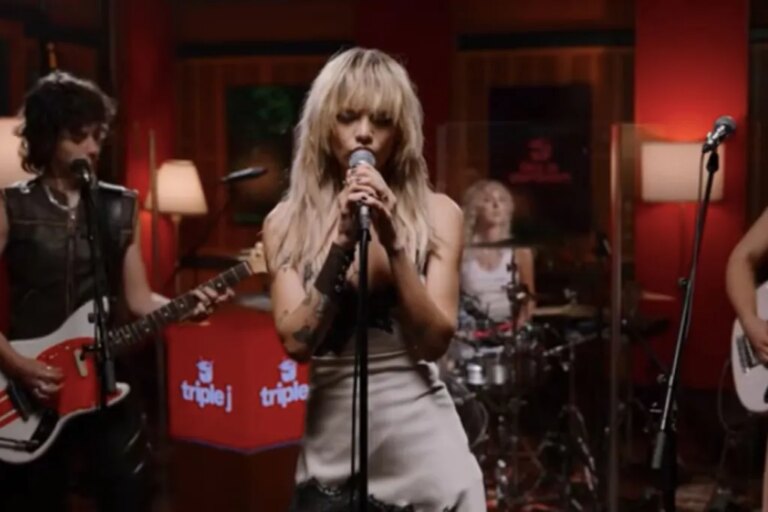 MAY-A donne une touche grunge à « Edge of Seventeen » de Stevie Nicks pour Triple J&rsquo;s Like a Version