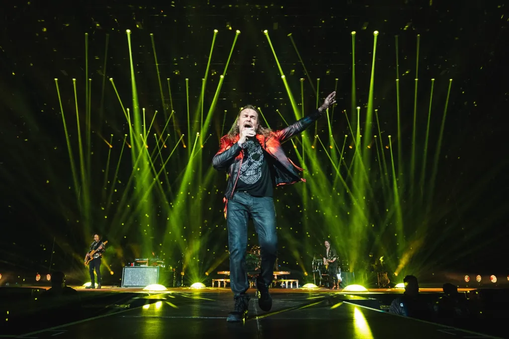 Maná prouve pourquoi c'est du rock en espagnol lors de l'arrêt de la tournée Vivir Sin Aire à Miami