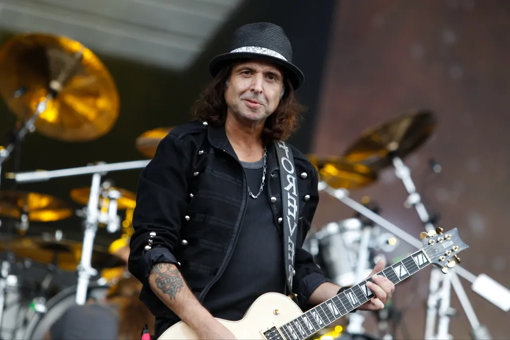 Phil Campbell, guitariste de longue date de Motörhead, décède à 64 ans