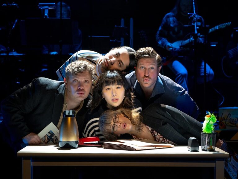 « Sécurité non garantie » de Signature est un voyage de science-fiction et un voyage dans le temps