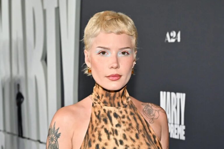 Tumblr s&rsquo;excuse après avoir été interpellé par Halsey pour l&rsquo;omission du message d&rsquo;anniversaire : « C&rsquo;est le merci que je reçois ? »