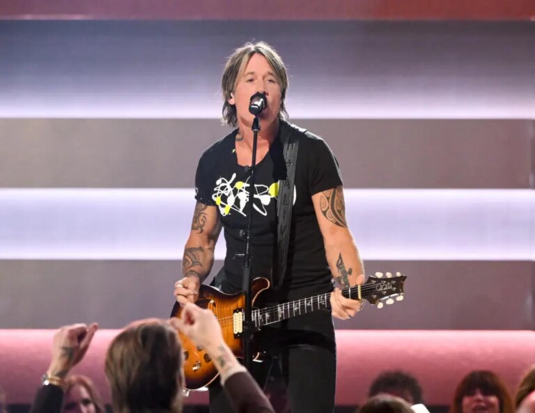 Keith Urban nomme le premier récipiendaire de la bourse « Rising Star »