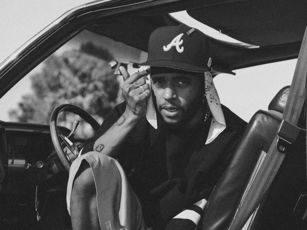 6LACK partage son nouveau single "Sunday Again" avec 2 Chainz