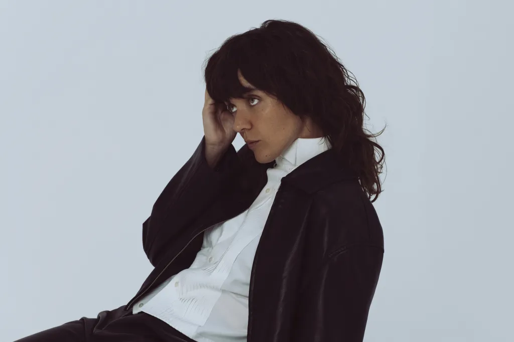 Courtney Barnett étend sa tournée «Creature of Habit» 2026 et ajoute le swing australien