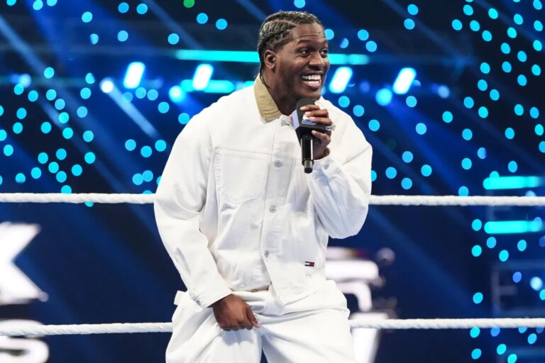 Lil Yachty se défend contre les réactions négatives des fans lors des débuts de « SmackDown » à la WWE : « Quelque chose que j&rsquo;aime tant »