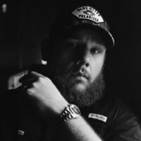 Luke Combs revendique sa 21e diffusion country n°1 avec « Be By You » – voici pourquoi c&rsquo;est une valeur aberrante